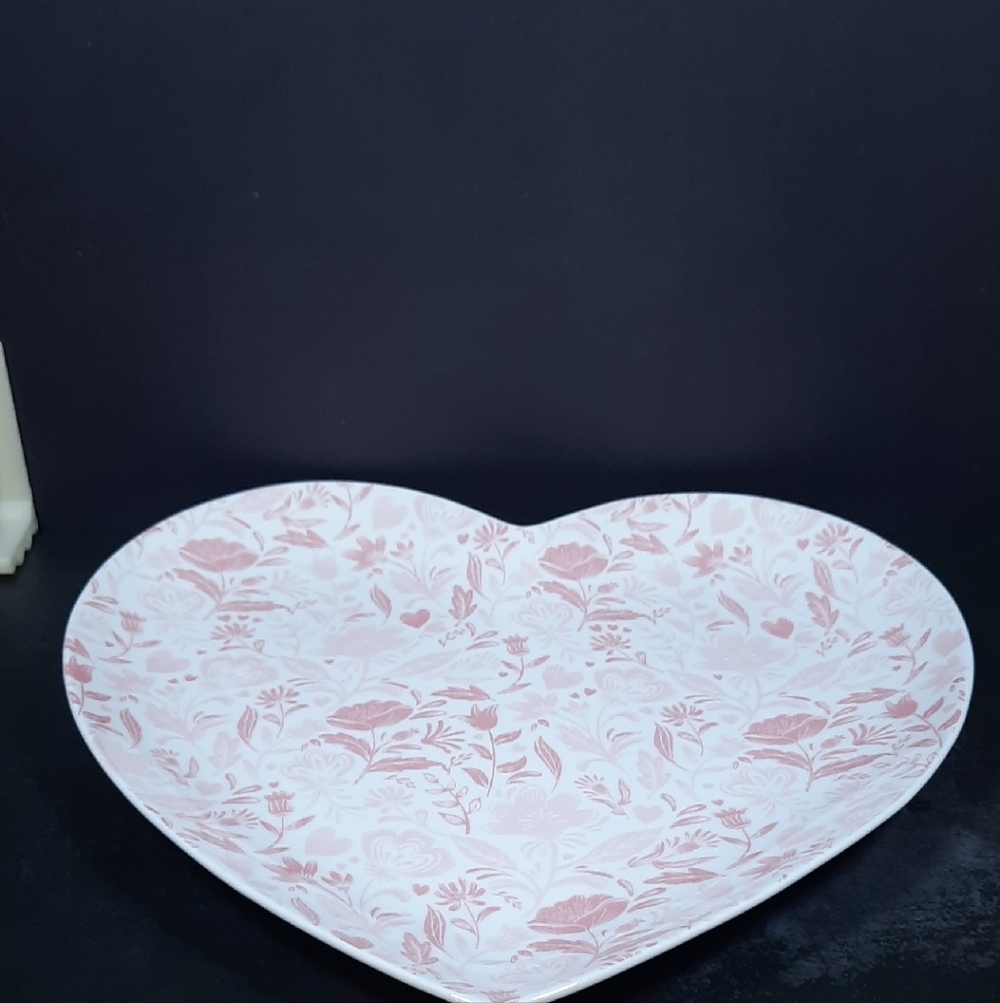 Heart-Shaped Floral Plate